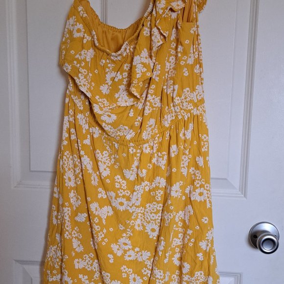 Old Navy One Shoulder Dress or Top - Picture 2 of 4